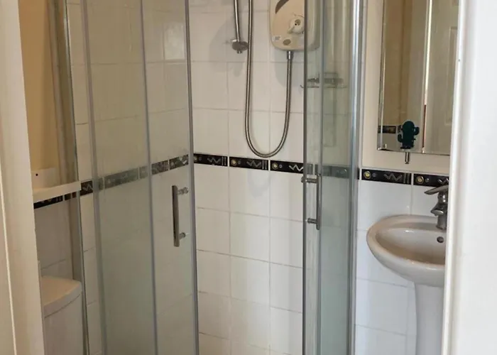 Appartamento 3 Bedroom Home, Walk To Town An Cóbh